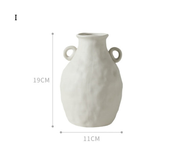 Vaso de cerâmica com decoração nórdica