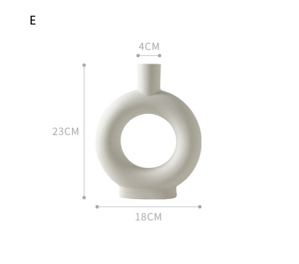 Vaso de cerâmica com decoração nórdica